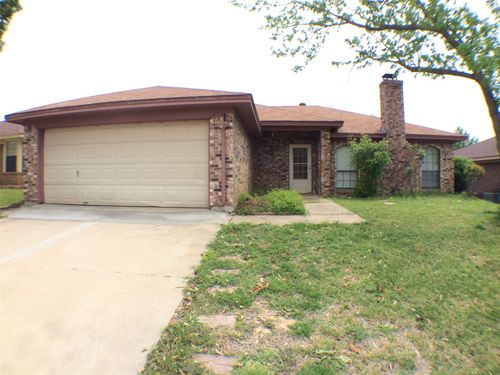 8212 Lara Ln, Watauga, TX, 76148-1112 | Card Image