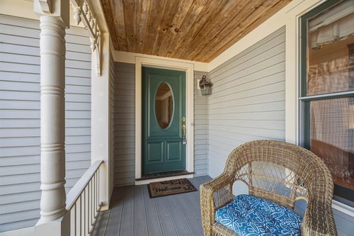 24-579 Sagamore Ave, Portsmouth, NH, 03801-5568 | Card Image