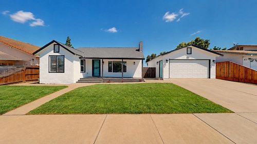 13361 Bentley Street, Waterford, CA, 95386 | Card Image