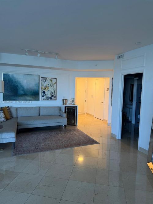 1102-848 Brickell Key Dr, Miami, FL, 33131-3700 | Card Image