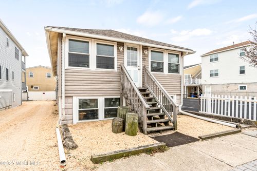 53 Carteret Ave, Seaside Heights, NJ, 08751-1917 | Card Image