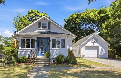 55 Edison St, Warwick, RI, 02889-1507 | Card Image
