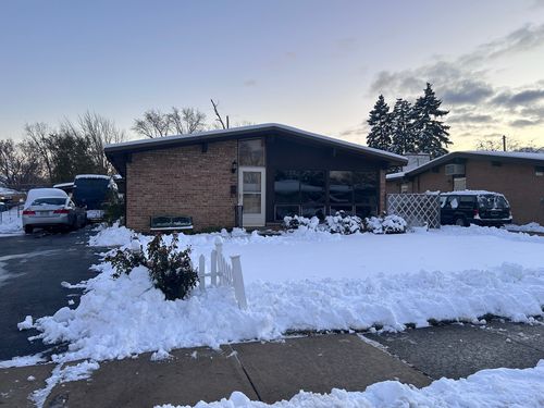 233 W Natoma Ave, Addison, IL, 60101-3505 | Card Image