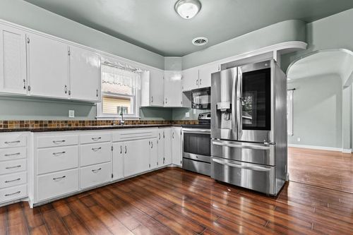 218 N Sherwood St, Ivanhoe, MN, 56142-9573 | Card Image