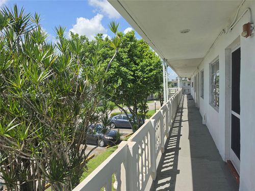 v30-20210 Ne 2nd Ave, Miami Gardens, FL, 33179-2390 | Card Image