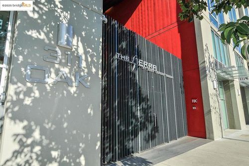 311 Oak St, Oakland, CA, 94607 | Card Image