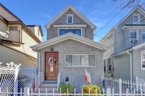10749 117th St, South Richmond Hill, NY, 11419-2715 | Card Image