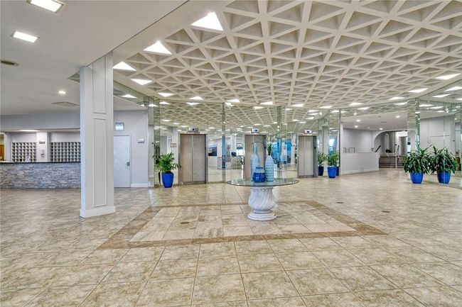 Lobby | Image 34