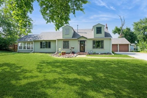 1935 1st Ave Sw, Cedar Rapids, IA, 52405-4703 | Card Image