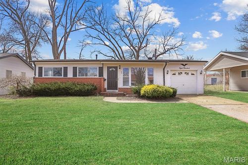 800 Babler Dr, Florissant, MO, 63031-4005 | Card Image