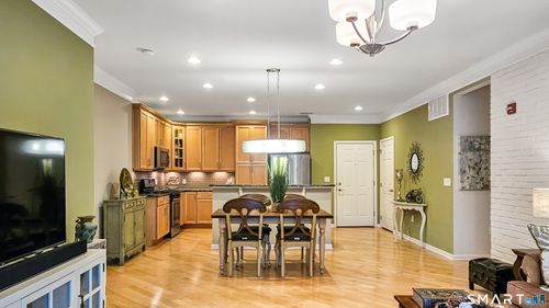 203-203 Center Meadow Ln, Danbury, CT, 06810-1500 | Card Image