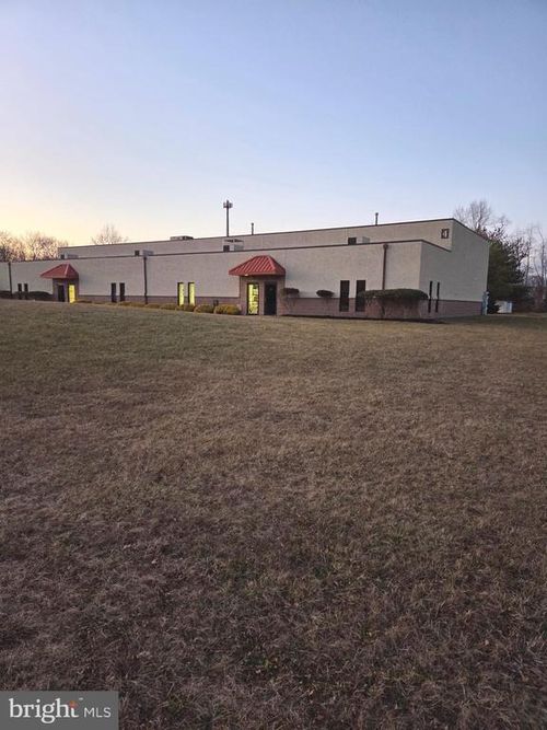 d-4 Linda Lane, Southampton, NJ, 08088 | Card Image