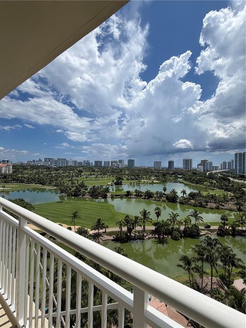 1215-19501 W Country Club Dr, Aventura, FL, 33180-2471 | Card Image