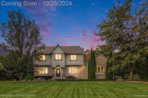 1375 Thorn Ridge Drive, Hartland Twp, MI, 48843 | Card Image