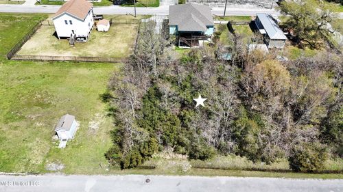 306 Perron St, Waveland, MS, 39576 | Card Image