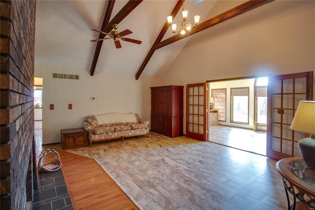 8556 Kee Mac Ln, House other with 2 bedrooms, 2 bathrooms and 3 parking in Alton IL | Image 16
