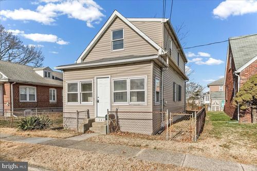 242 Seneca St, Lester, PA, 19029-1604 | Card Image