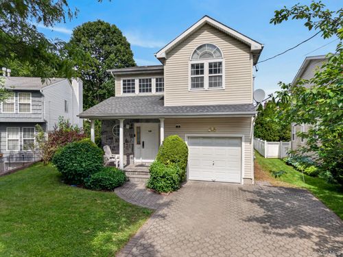 82B Inwood Rd, Port Washington, NY, 11050-1580 | Card Image