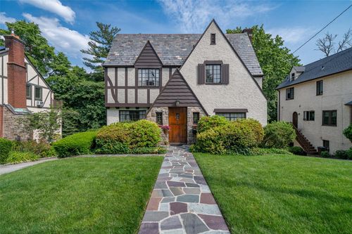 44 Parkview Dr, Bronxville, NY, 10708-4608 | Card Image