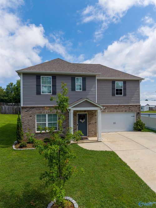 106 Briarwood Ln, Glencoe, AL, 35905-1030 | Card Image