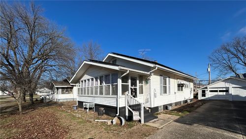 308 S Pike St, Palestine, IL, 62451-1131 | Card Image