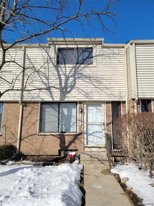 1661 Wimbledon Dr, Walled Lake, MI, 48390-3180 | Card Image