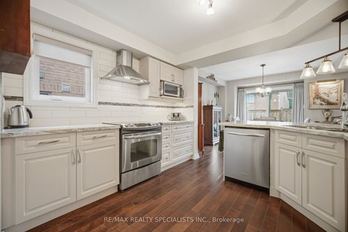 73-5480 Glen Erin Dr, Mississauga, ON, L5M5R3 | Card Image