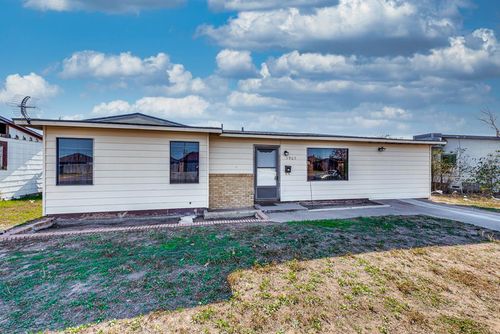 3903 Pleasant Dr, Midland, TX, 79703-7072 | Card Image