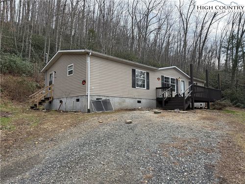 55 Twin Oaks Ln, Spruce Pine, NC, 28777-6350 | Card Image