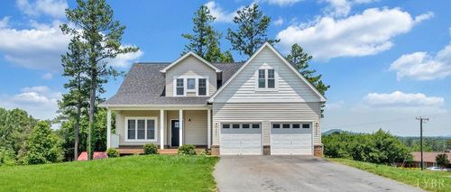 1021 Lochwood Hill Dr, Goode, VA, 24556-3117 | Card Image