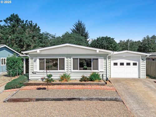 215 Ne 35th St, Newport, OR, 97365-1527 | Card Image
