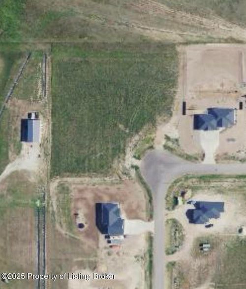 2364 Acres Dr, Dickinson, ND, 58601-7553 | Card Image