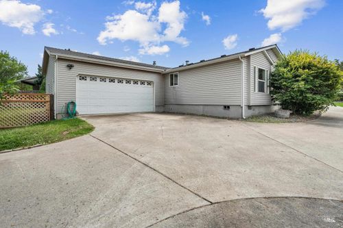 919 Hawthorne St, Lewiston, ID, 83501-4703 | Card Image