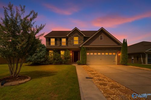 3011 Magnolia Leaf Cir Se, Owens Cross Roads, AL, 35763-8894 | Card Image