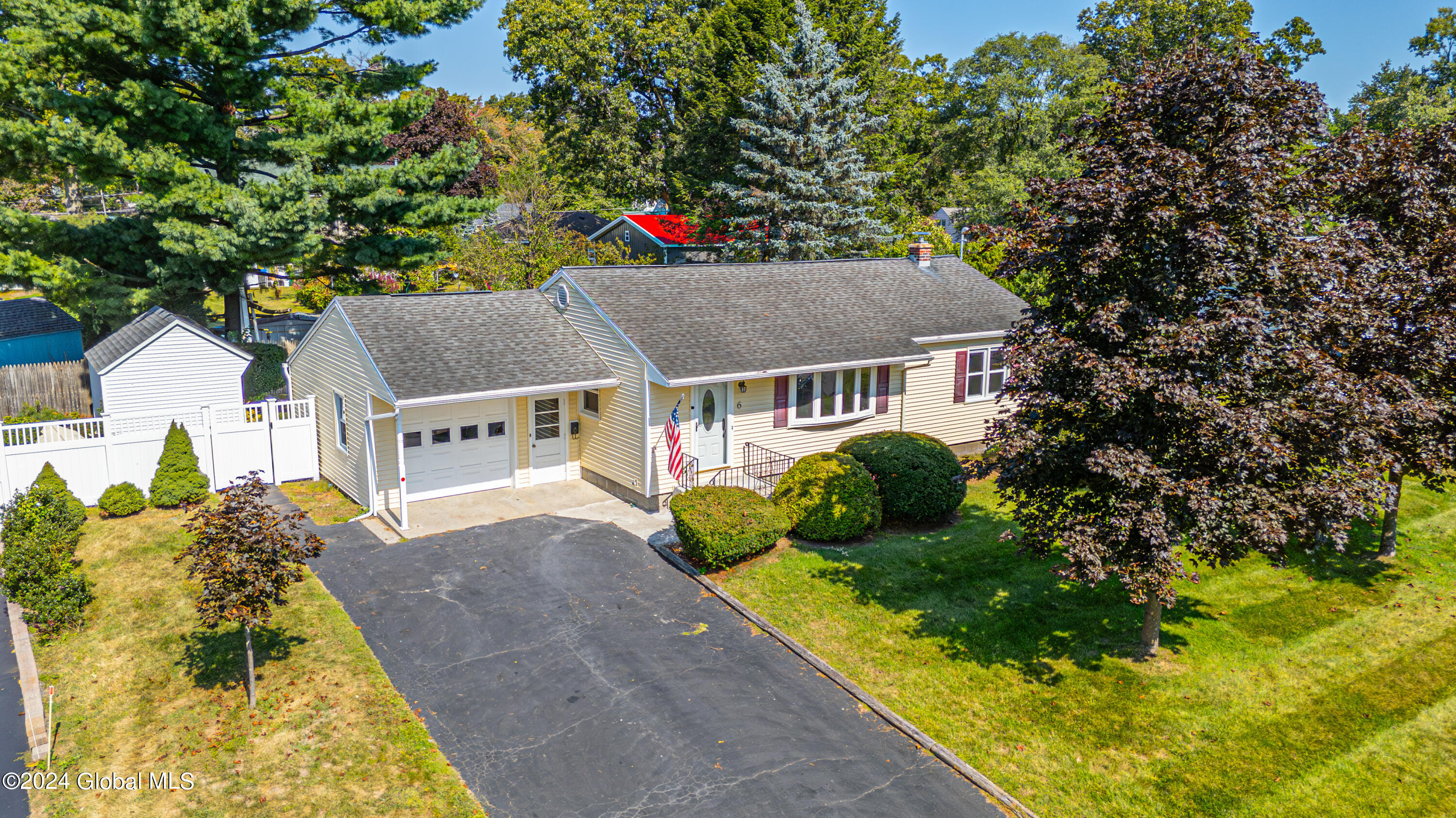 Marie Pkwy, Albany, NY 12211