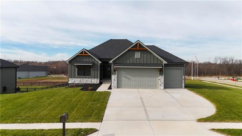 12160 N Tracy Ave, Kansas City, MO, 64165-1012 | Card Image