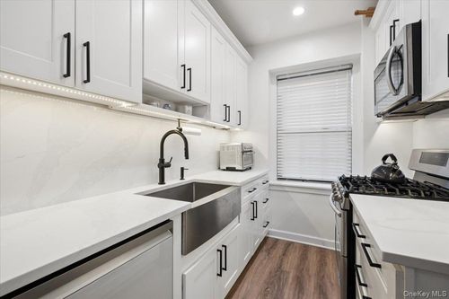 tl-178 Garth Rd, Scarsdale, NY, 10583-3861 | Card Image