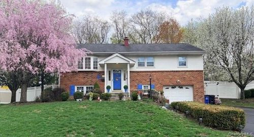 35 Sengstacken Dr, Stony Point, NY, 10980-2228 | Card Image