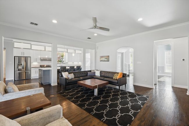 2023 Crockett Cir, House other with 4 bedrooms, 4 bathrooms and null parking in Irving TX | Image 14