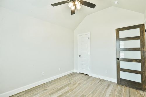 9301 Sw 44th Ter, Oklahoma City, OK, 73179-1013 | Card Image