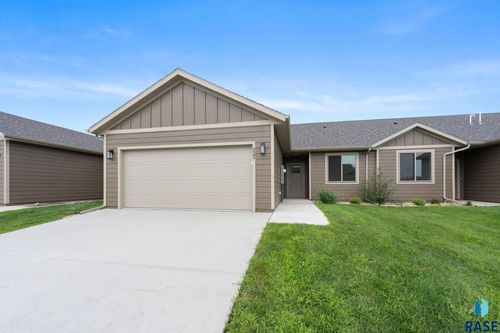 522 Brookside Pl, Harrisburg, SD, 57032-8295 | Card Image