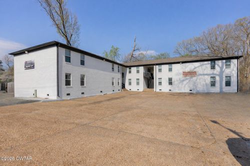 1000 Hollywood Dr, Jackson, TN, 38301-4749 | Card Image