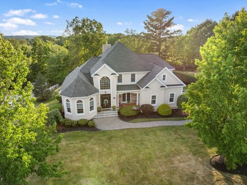 39 Ticklefancy Ln, Salem, NH, 03079-4044 | Card Image