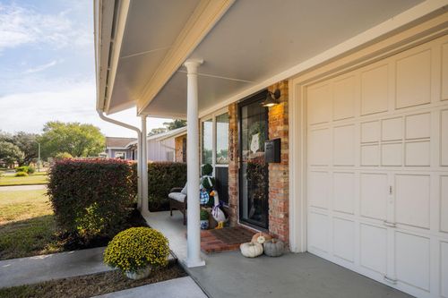 2403 Ansbury Dr, Houston, TX, 77018-7109 | Card Image