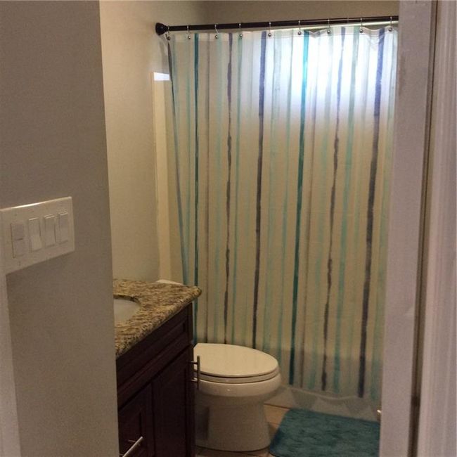 guest bath | Image 10