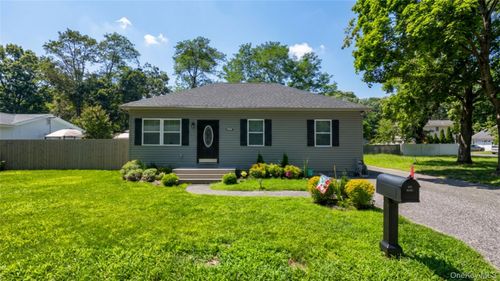 268 Beaver Dr, Mastic Beach, NY, 11951-2215 | Card Image
