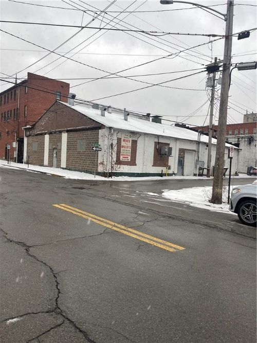 111 W North St, Butler, PA, 16001-5206 | Card Image