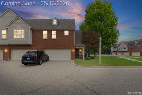 43456 Pendleton Cir, Sterling Heights, MI, 48313-1986 | Card Image