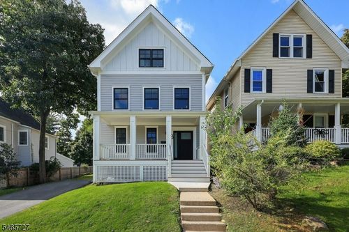 8 Locust St, Morristown, NJ, 07960-5010 | Card Image