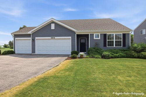 1806 Doolin Ave, McHenry, IL, 60050-7316 | Card Image